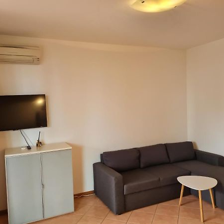 Lato Soleggiato @Gardazzurro Apartment Padenghe sul Garda Bagian luar foto