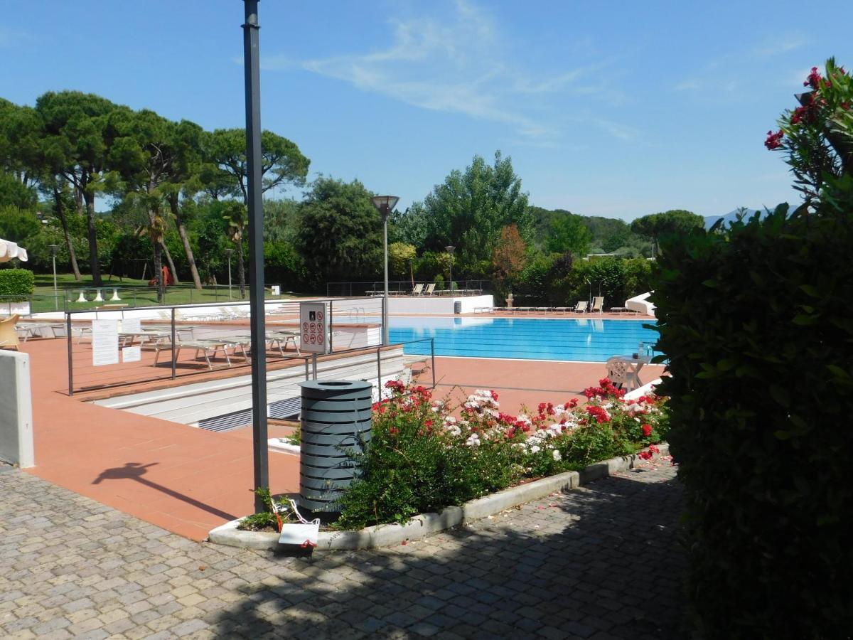 Lato Soleggiato @Gardazzurro Apartment Padenghe sul Garda Bagian luar foto