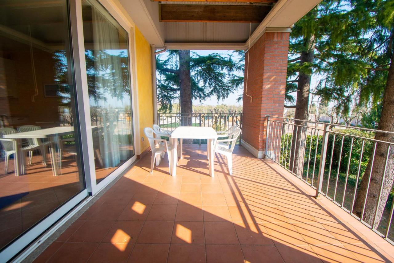 Lato Soleggiato @Gardazzurro Apartment Padenghe sul Garda Bagian luar foto