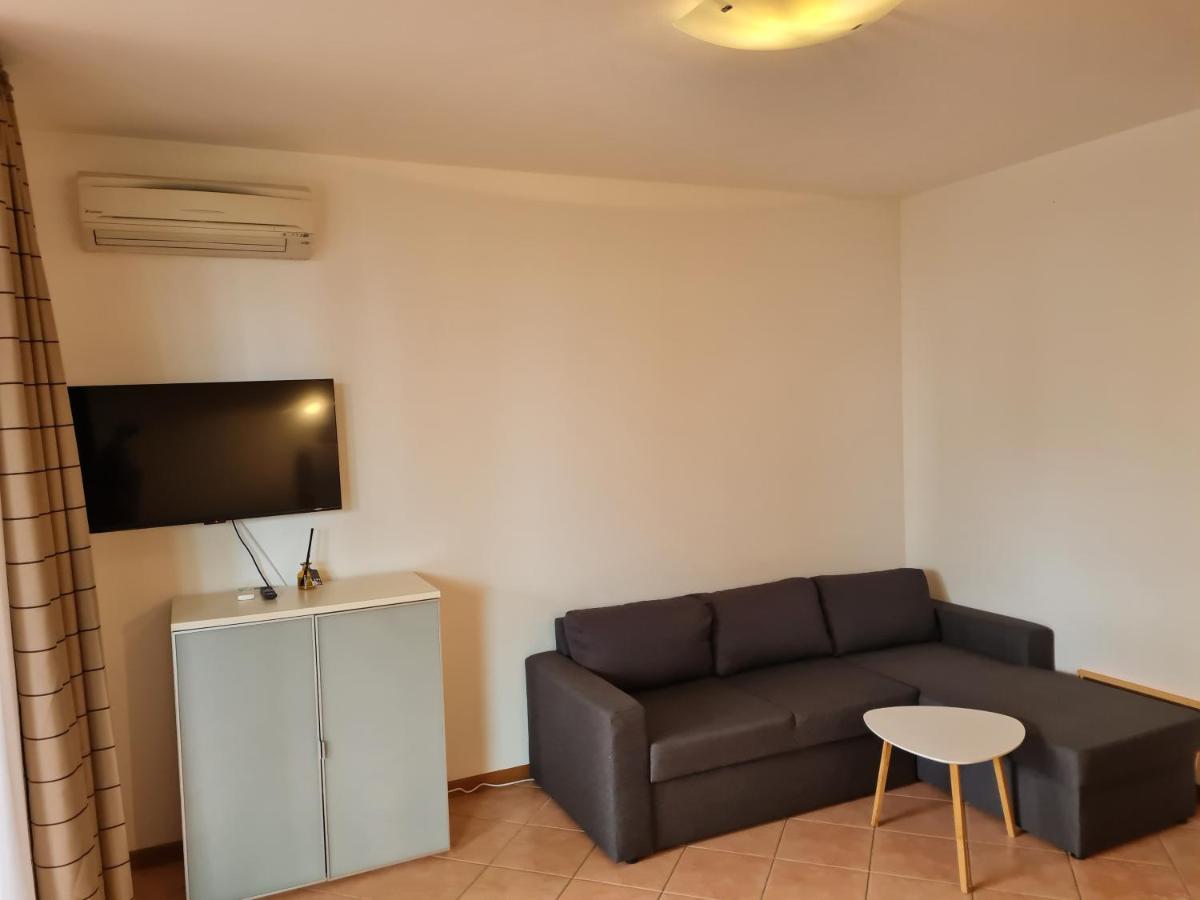 Lato Soleggiato @Gardazzurro Apartment Padenghe sul Garda Bagian luar foto