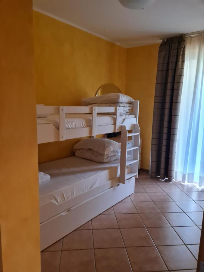 Lato Soleggiato @Gardazzurro Apartment Padenghe sul Garda Bagian luar foto
